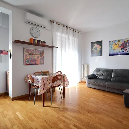 Lägenhet Xenia - Cozy Near Porta Romana Milano