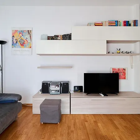 Xenia - Cozy Near Porta Romana Milano