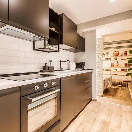 High-class Porta Venezia Flat Via Salvini Apartament