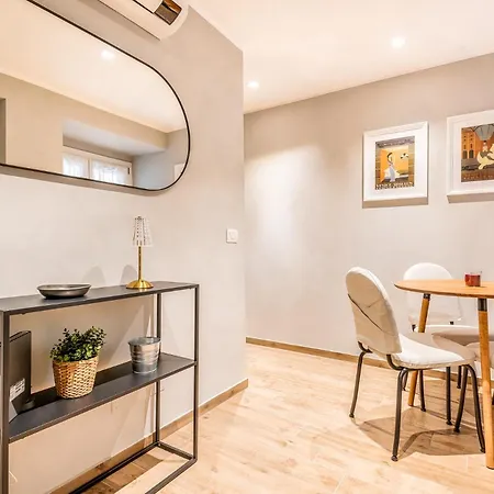 High-class Porta Venezia Flat Via Salvini Apartment