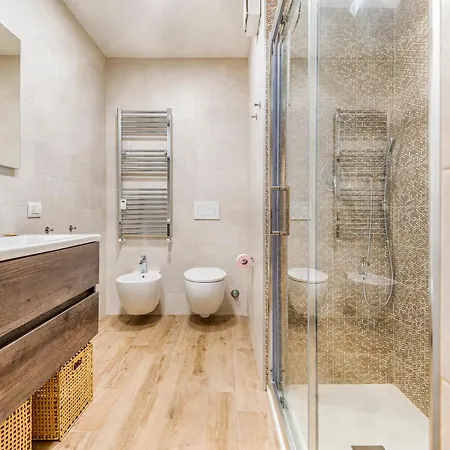 High-class Porta Venezia Flat Via Salvini * Milan