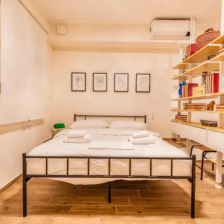 High-class Porta Venezia Flat Via Salvini