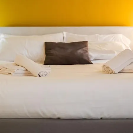 Apartment Centrale's Nest - Elegant Close To Station *