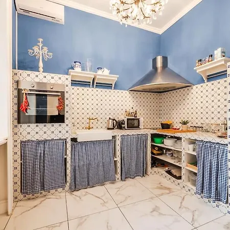 Apartment Centrale's Nest - Elegant Close To Station