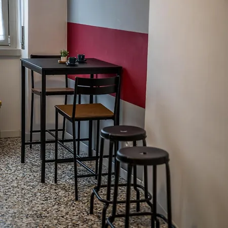 Apartment Shortmi Canonica Milan