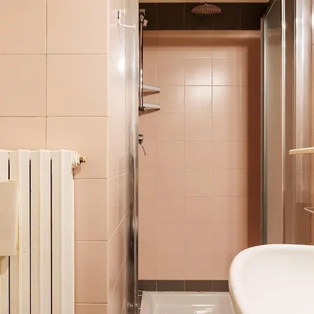 Elegante Bilocale Con Postazione Lavoro San Babila Apartmán
