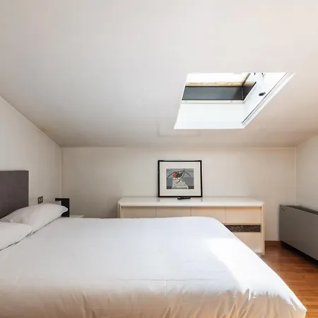 Lejlighed Elegante Bilocale Con Postazione Lavoro San Babila Milano