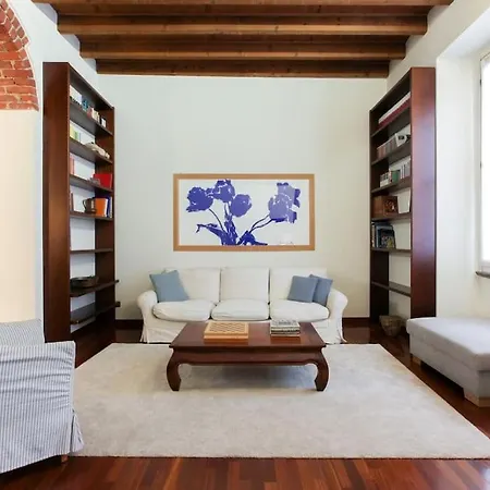 Hacca Collection - Corso Magenta, Unique And Charming 2br