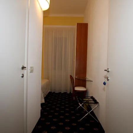 Hotell My 2*