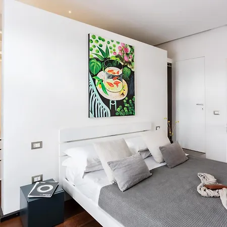 Stellar Design 2br Loft Next To Navigli & Duomo Mediolan