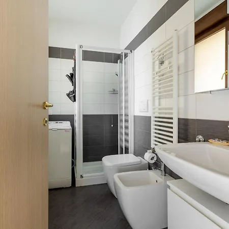 Corsica Huge Terrace Flats * Mediolan