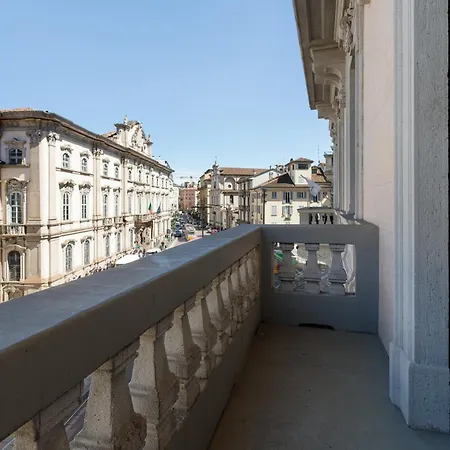 Magenta Long Let Apts Apartament