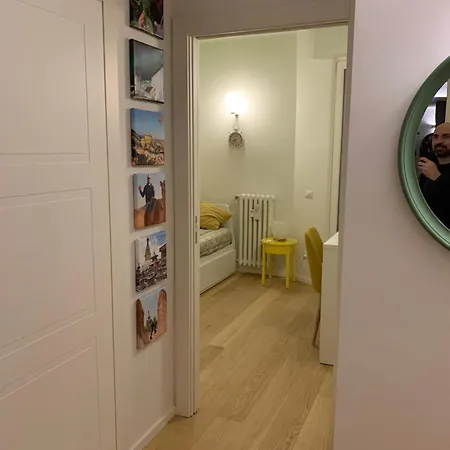 Rainbow Room Milano - Men Only Homestay Milan
