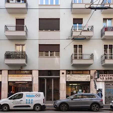 Apartment Youhosty - Bergamo 8 *