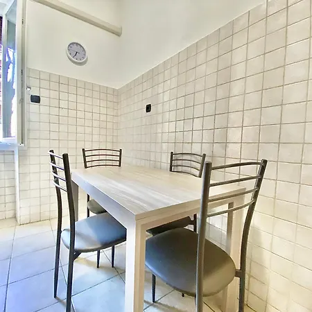 Moderno A Pochi Passi Dalla Metro Apartment *