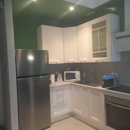 Apartman With Free Parking Garage - Con Parcheggio Incluso Nuovo Con 2 Da Letto E Due Bagni - New With 2 Bdrooms 2 Bathrooms- Jellow Subway Metro Gialla Porta Romana 3 Stops To Duomo Milánó
