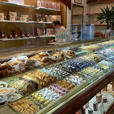 New And Elegant On The Navigli Netflix E *