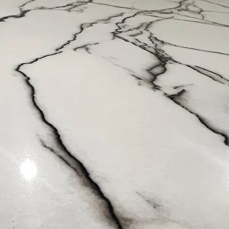 New And Elegant On The Navigli Netflix E *