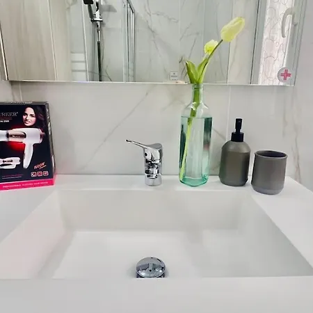 New And Elegant On The Navigli Netflix E * Mailand