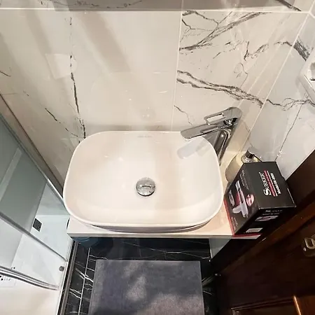 Apartment New And Elegant On The Navigli Netflix E