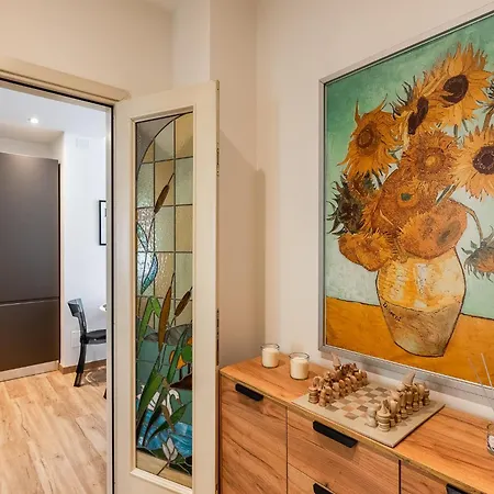 Emerald House Apartment