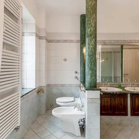 Apartment Emerald House