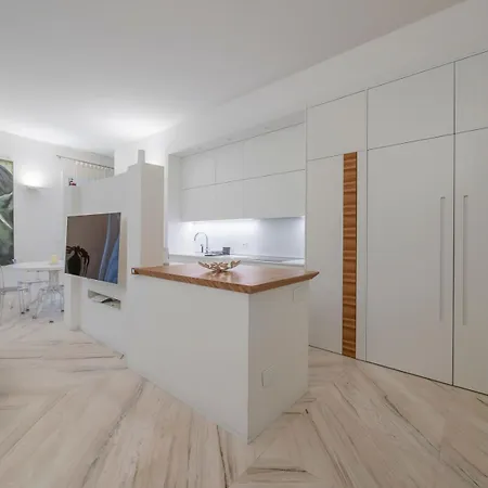 Youhosty - Duomo Apartamento *