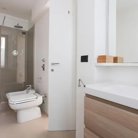 Hacca Collection - Brera & Fashion District - Bright 2br Apartment *