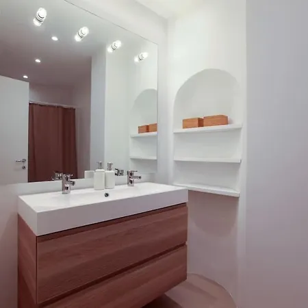 Hacca Collection - Brera & Fashion District - Bright 2br Apartment *