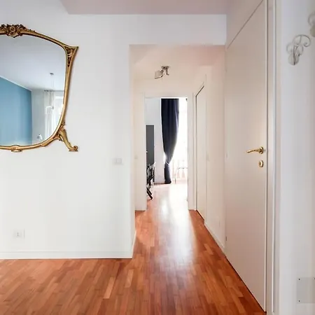 Hacca Collection - Chic 2br In Cool Porta Venezia District Apartament