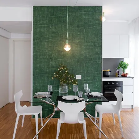 Vela Centro Con Garage Milánó