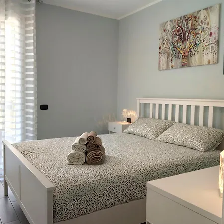 Apartamento Matthias - - Modern And Cozy Flat, Close To The Metro - 15 Min From Station, Close To San Raffaele Milão