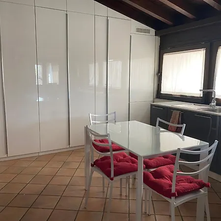 Rooftop Terrace - Elegante Attico Con Idromassaggio 아파트 *