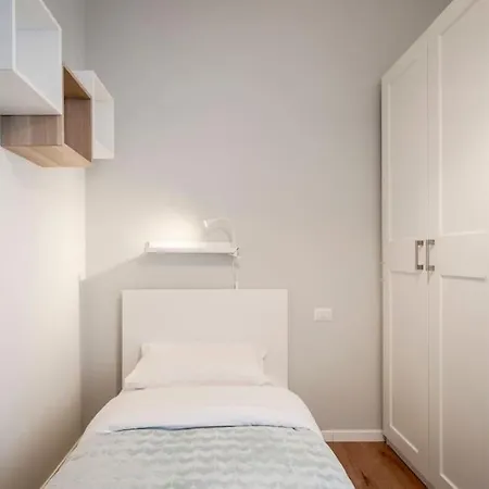 Quadrilocale Metro5 Istria 3 Bedrooms * Milão