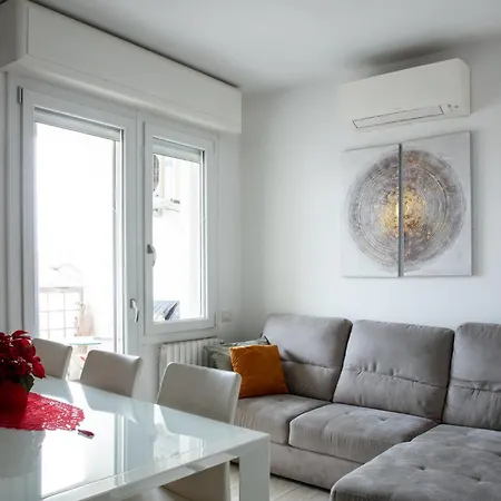 Dehomes - Porta Genova Luxury