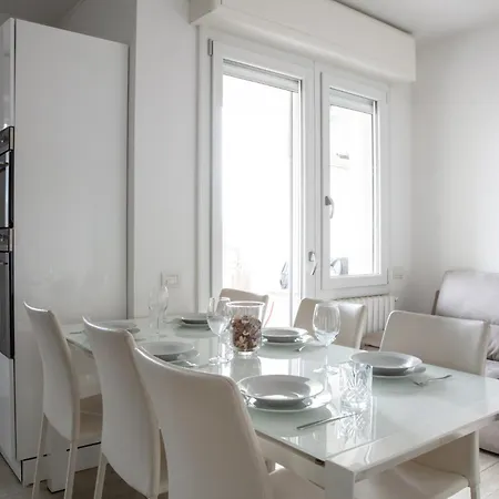 Apartamento Dehomes - Porta Genova Luxury Milão