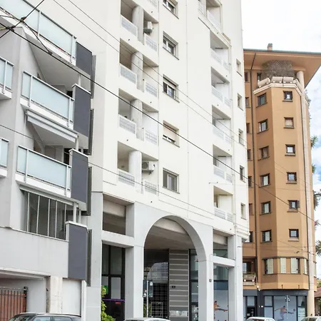 Dehomes - Porta Genova Luxury