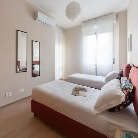 The Best Rent - Bright Two-bedroom In Porta Romana 아파트
