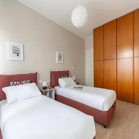 The Best Rent - Bright Two-bedroom In Porta Romana 아파트 밀라노