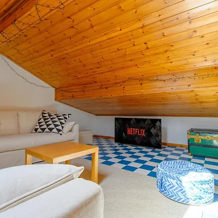 公寓 Charming Modern In Medieval Courtyard