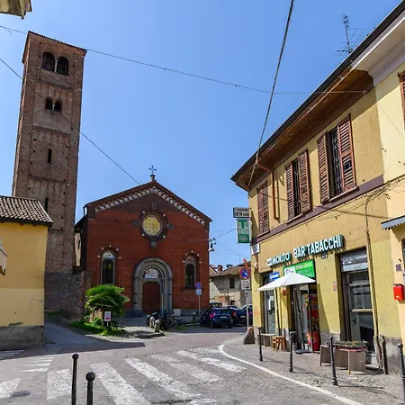 Charming Modern In Medieval Courtyard Apartment Milan