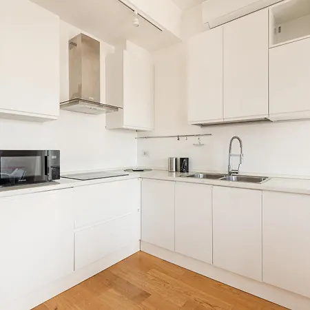 Guesthost - Bright *