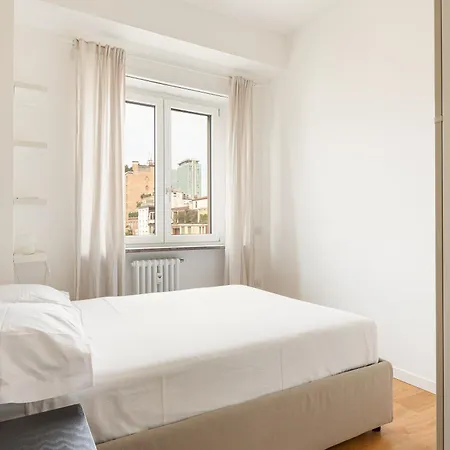 Guesthost - Bright *