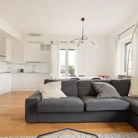 Guesthost - Bright * Milan