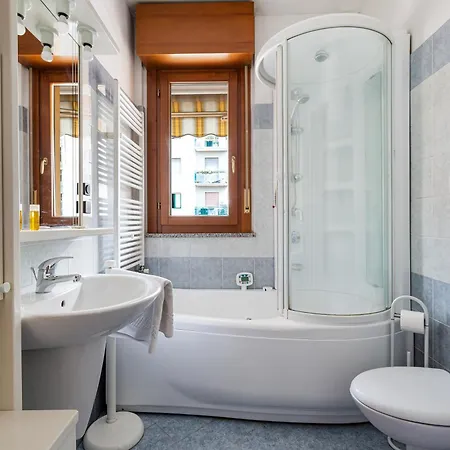 Cosy With Balcony & Private Garage Apartamento *