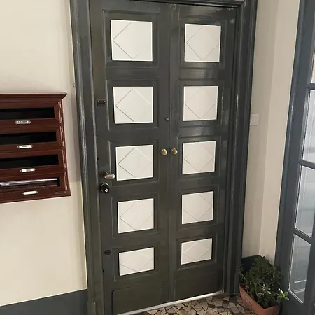 Ampio Bilocale Zona Navigli Apartment