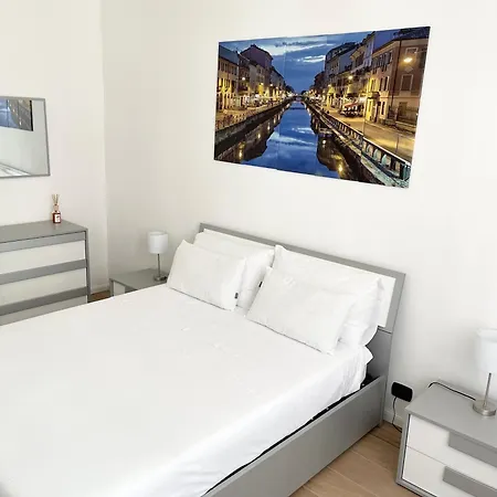 Ampio Bilocale Zona Navigli Apartment