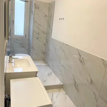 Ampio Bilocale Zona Navigli Appartamento