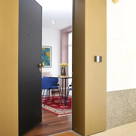 Secret Courts Centre-outdoor Space * Milano