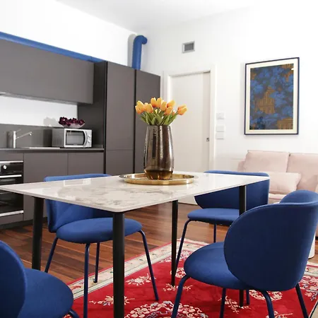 Secret Courts Centre-outdoor Space *